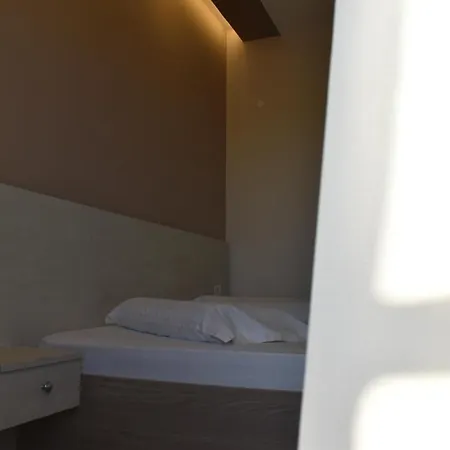 Qetesia-te Indriti Hotel Velipojë