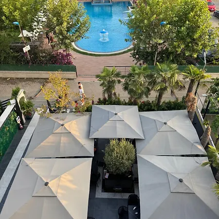 Qetesia-te Indriti 호텔 4*