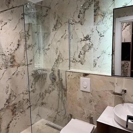 호텔 Qetesia-te Indriti 4*