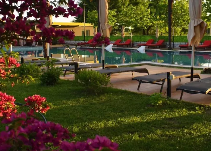 Qetesia-te Indriti Отель 4*