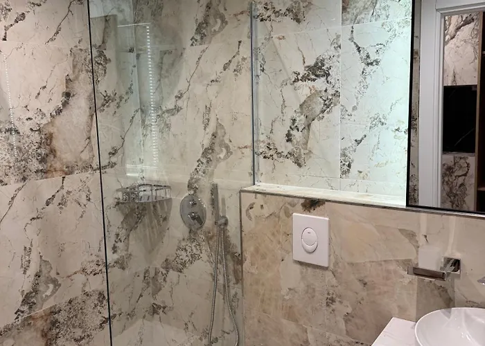 Отель Qetesia-te Indriti 4*